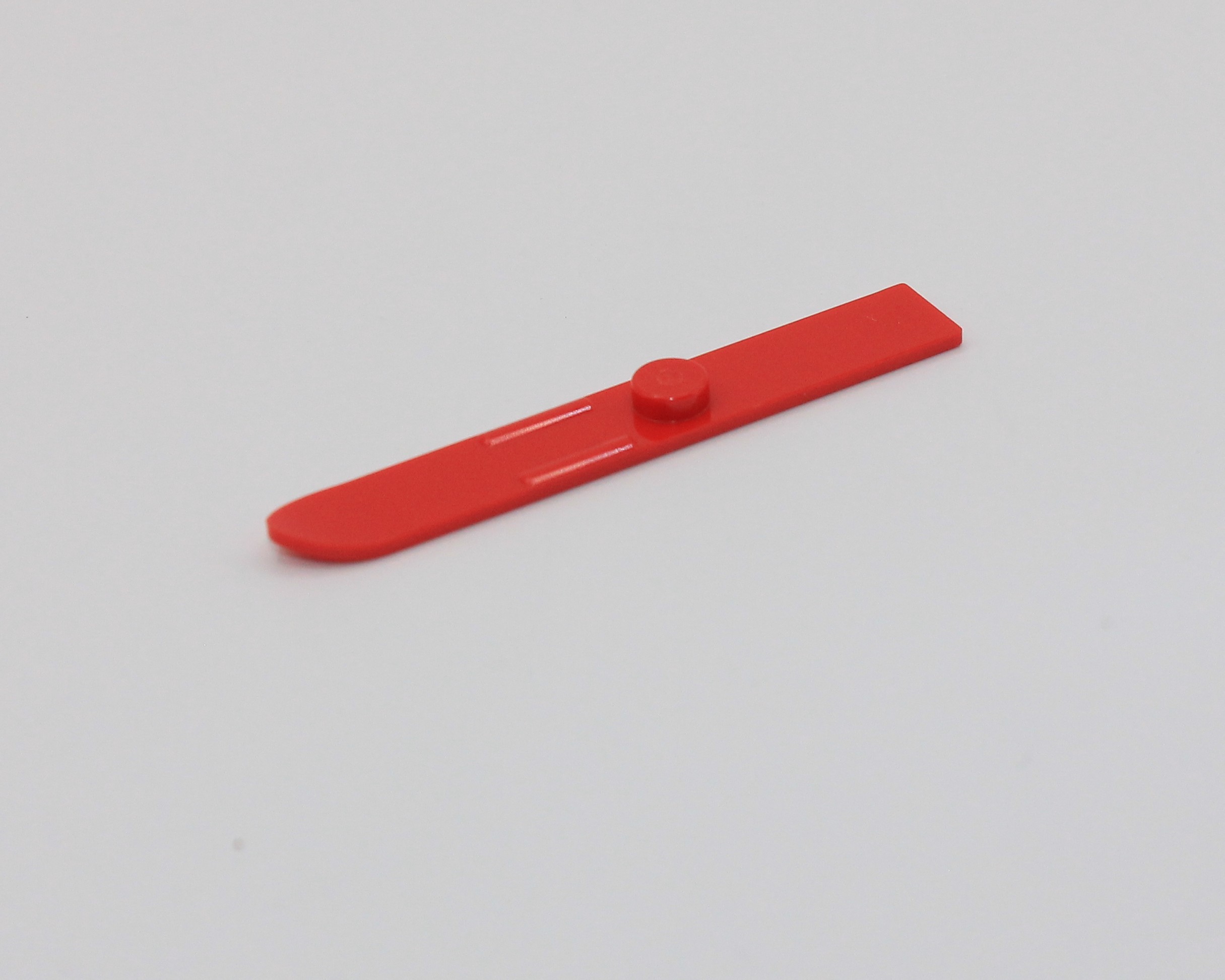 Red ski, exclusive to this set